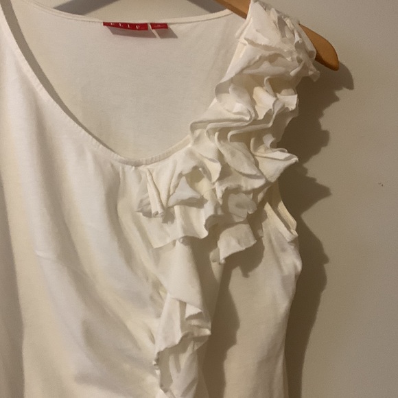 ELLE Mixed Media Sleeveless Blouse. Size M - Picture 3 of 4